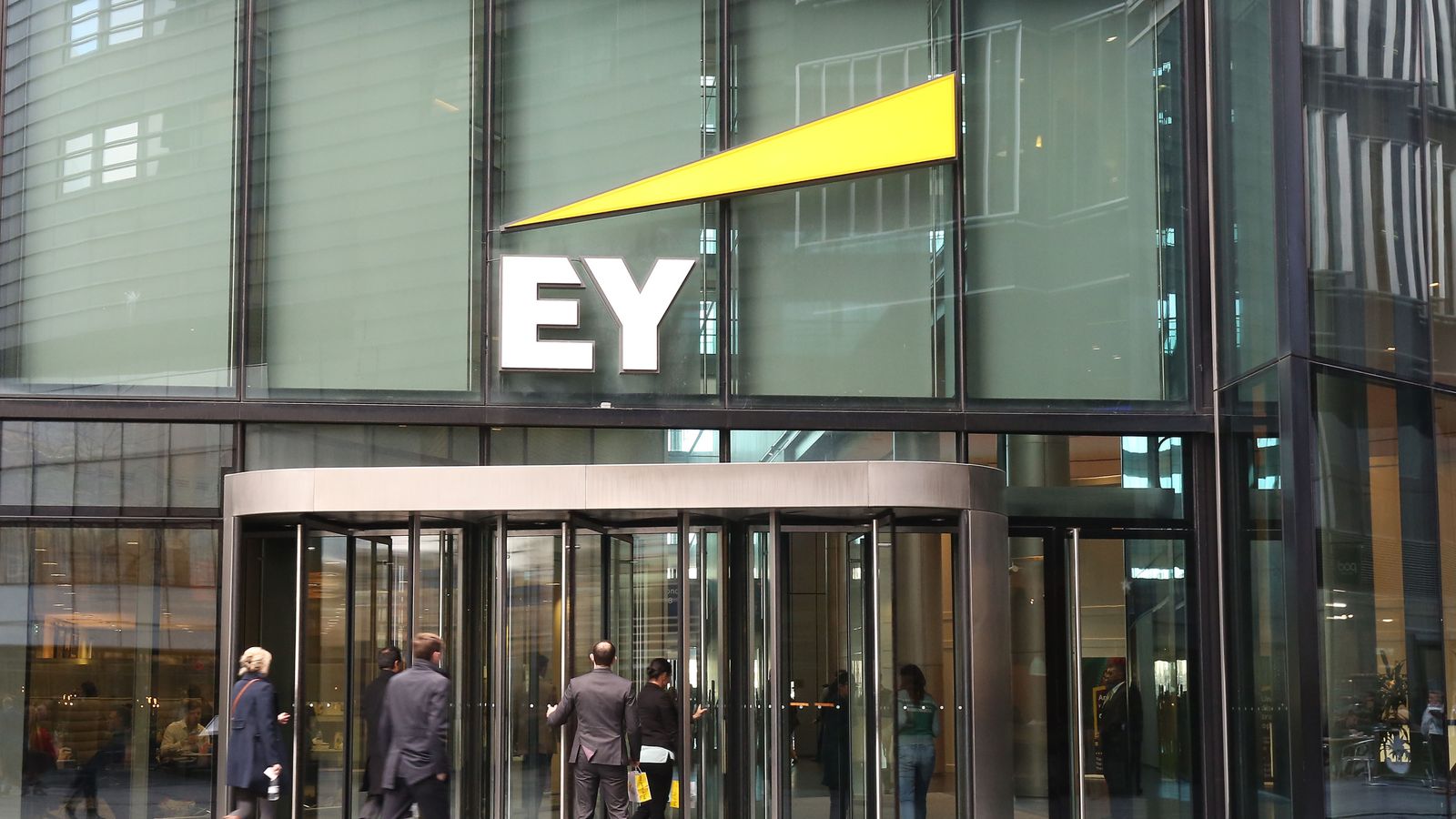 EY To Hire 9,000 AI/ML-Skilled Professionals In India In 2021